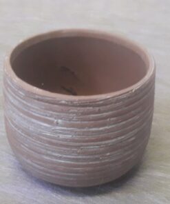 Cache-pot brun