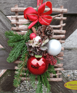 Couronne de porte rouge